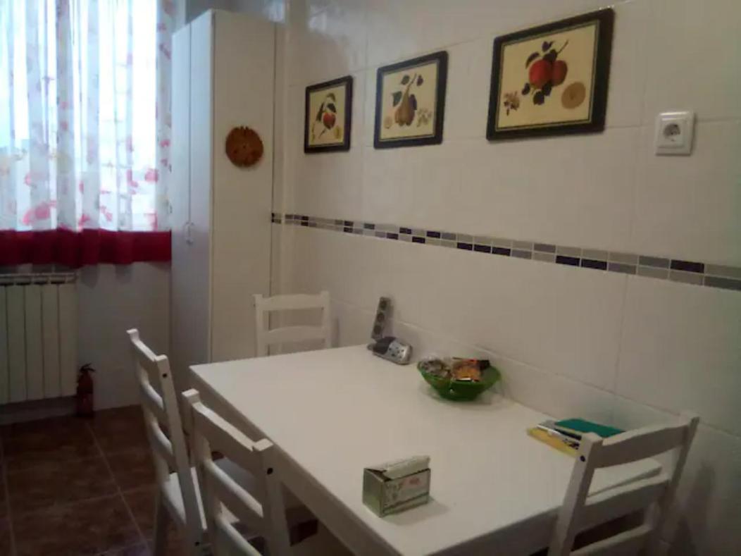 Las Golondrinas Zaragoza Habitacion Individual Экстерьер фото